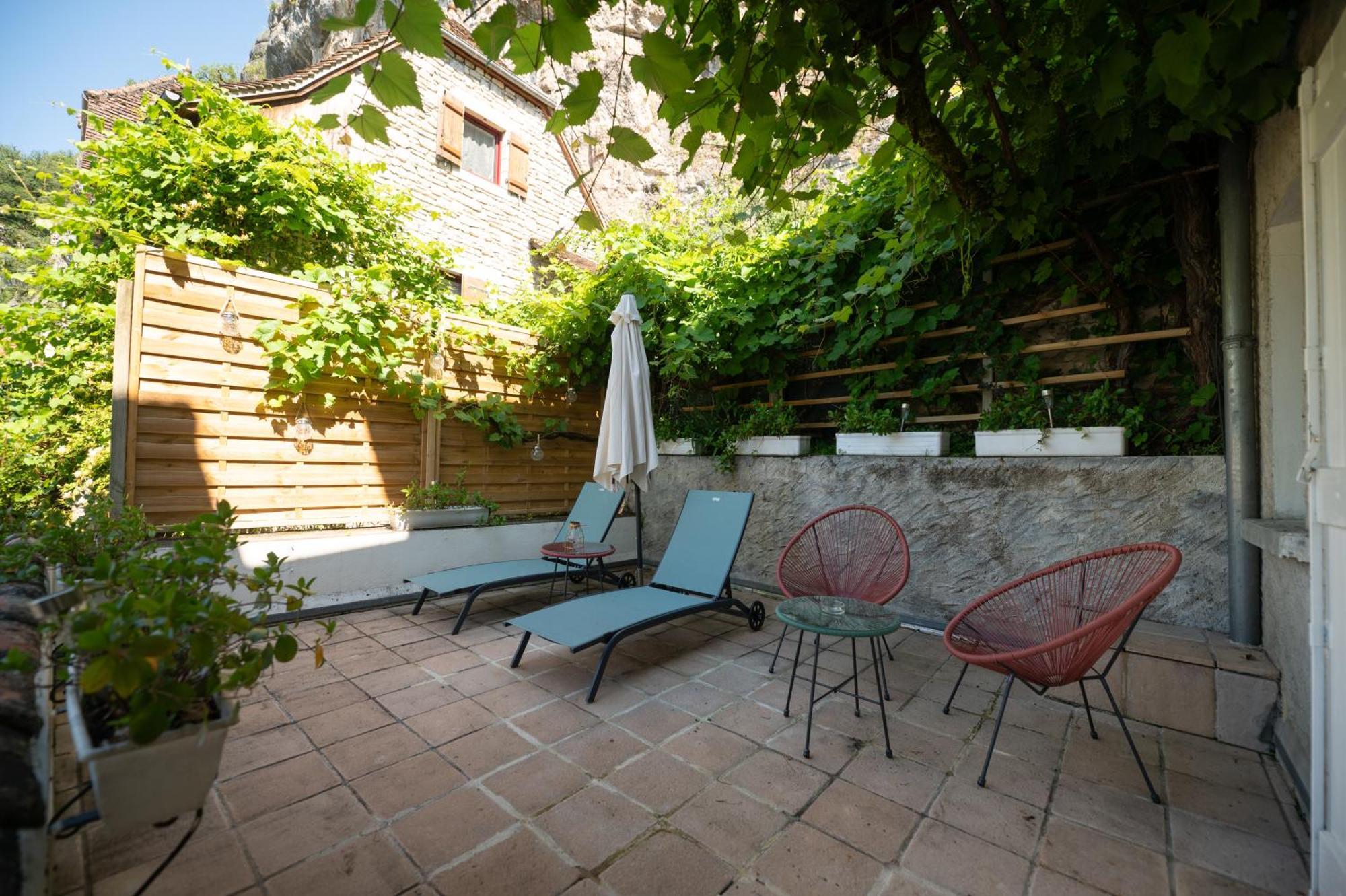 Domaine Les Falaises - Hôtel et Restaurant Martel Exterior foto